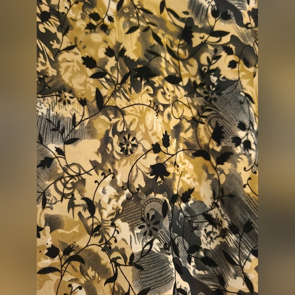 Gorgeous flare sleeve corset style blouse, probably vintage based on the style - Picture 5 of 6